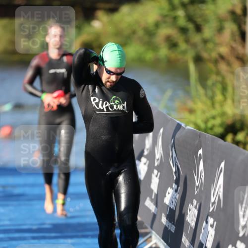 25.08.2024 - Elbe Triathlon Hamburg H.Heesch http://msf.ph/oto/6856384 25.08.2024 09:04:47 Schwimmen 223, 265 meine-sportfotos.de