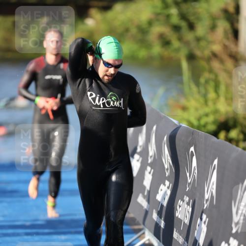 25.08.2024 - Elbe Triathlon Hamburg H.Heesch http://msf.ph/oto/6856402 25.08.2024 09:04:47 Schwimmen 223, 265 meine-sportfotos.de