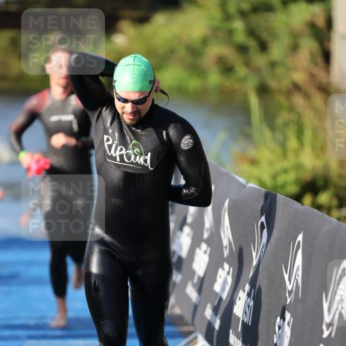 25.08.2024 - Elbe Triathlon Hamburg H.Heesch http://msf.ph/oto/6856419 25.08.2024 09:04:47 Schwimmen 223, 265 meine-sportfotos.de