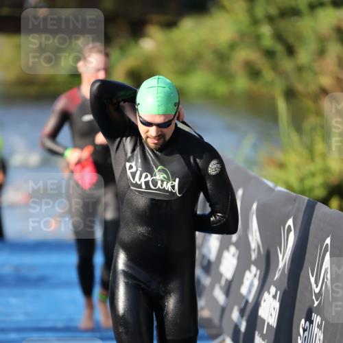 25.08.2024 - Elbe Triathlon Hamburg H.Heesch http://msf.ph/oto/6856440 25.08.2024 09:04:47 Schwimmen 223, 265 meine-sportfotos.de
