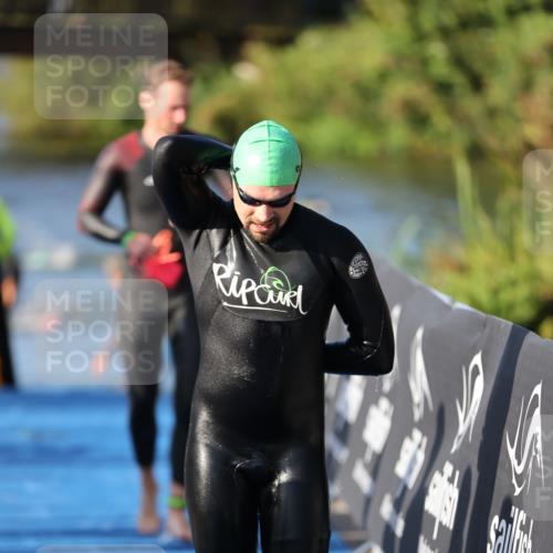 25.08.2024 - Elbe Triathlon Hamburg H.Heesch http://msf.ph/oto/6856448 25.08.2024 09:04:47 Schwimmen 223, 265 meine-sportfotos.de