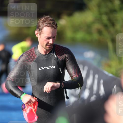 25.08.2024 - Elbe Triathlon Hamburg H.Heesch http://msf.ph/oto/6856482 25.08.2024 09:04:50 Schwimmen 223, 265 meine-sportfotos.de