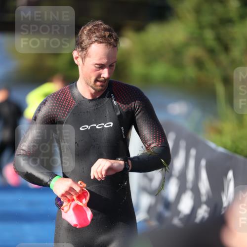 25.08.2024 - Elbe Triathlon Hamburg H.Heesch http://msf.ph/oto/6856489 25.08.2024 09:04:50 Schwimmen 223, 265 meine-sportfotos.de