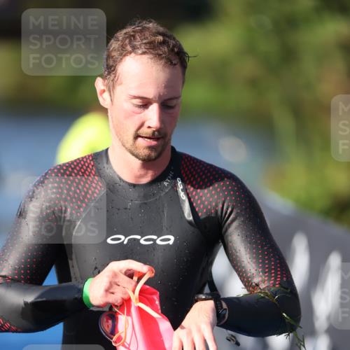 25.08.2024 - Elbe Triathlon Hamburg H.Heesch http://msf.ph/oto/6856554 25.08.2024 09:04:51 Schwimmen 223, 265 meine-sportfotos.de