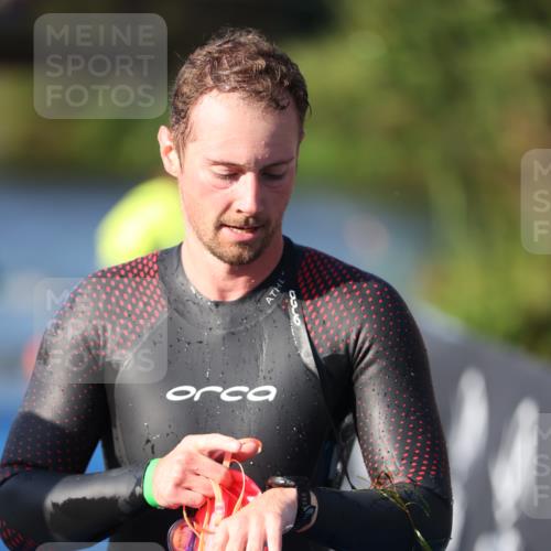 25.08.2024 - Elbe Triathlon Hamburg H.Heesch http://msf.ph/oto/6856569 25.08.2024 09:04:51 Schwimmen 223, 265 meine-sportfotos.de