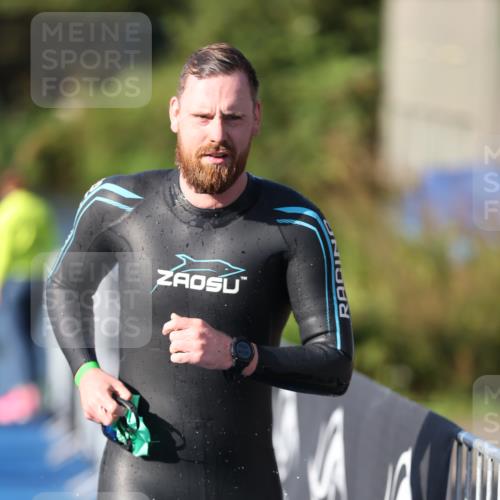 25.08.2024 - Elbe Triathlon Hamburg H.Heesch http://msf.ph/oto/6856828 25.08.2024 09:05:20 Schwimmen 231, 256, 264, 289 meine-sportfotos.de