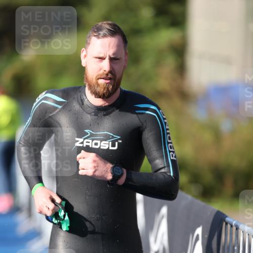 25.08.2024 - Elbe Triathlon Hamburg H.Heesch http://msf.ph/oto/6856833 25.08.2024 09:05:20 Schwimmen 231, 256, 264, 289 meine-sportfotos.de