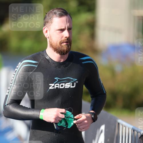 25.08.2024 - Elbe Triathlon Hamburg H.Heesch http://msf.ph/oto/6856855 25.08.2024 09:05:20 Schwimmen 231, 256, 264, 289 meine-sportfotos.de