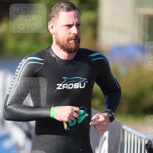 25.08.2024 - Elbe Triathlon Hamburg H.Heesch http://msf.ph/oto/6856863 25.08.2024 09:05:20 Schwimmen 231, 256, 264, 289 meine-sportfotos.de