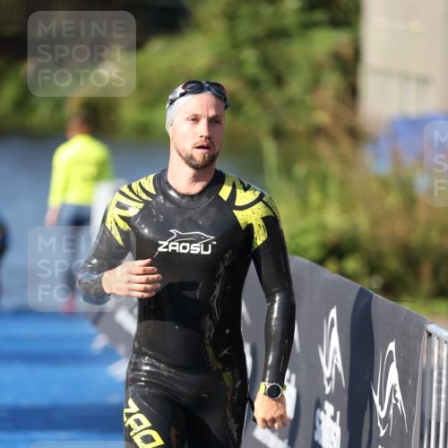 25.08.2024 - Elbe Triathlon Hamburg H.Heesch http://msf.ph/oto/6856997 25.08.2024 09:05:37 Schwimmen 256, 264, 289 meine-sportfotos.de