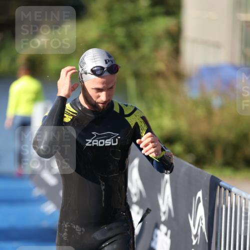 25.08.2024 - Elbe Triathlon Hamburg H.Heesch http://msf.ph/oto/6857035 25.08.2024 09:05:37 Schwimmen 256, 264, 289 meine-sportfotos.de
