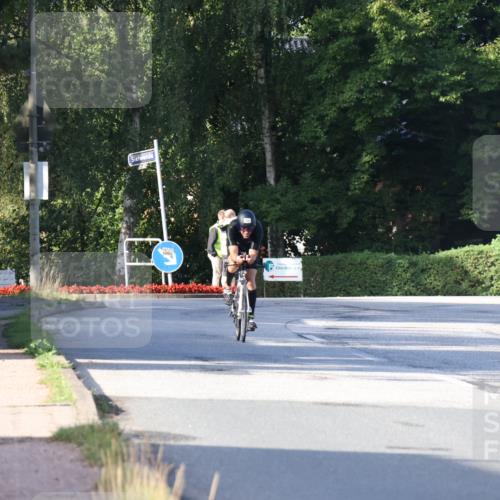 25.08.2024 - Elbe Triathlon Hamburg Fuchs,  Jonas http://msf.ph/oto/6857079 25.08.2024 09:20:45 Radfahren 245, 80, 433, 424 meine-sportfotos.de