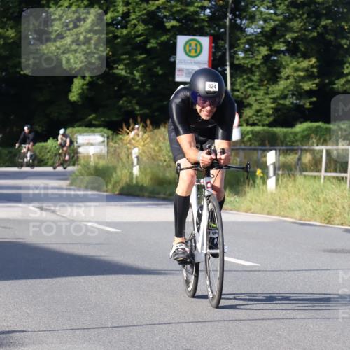 25.08.2024 - Elbe Triathlon Hamburg Fuchs,  Jonas http://msf.ph/oto/6857092 25.08.2024 09:20:48 Radfahren 424 meine-sportfotos.de