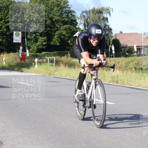 25.08.2024 - Elbe Triathlon Hamburg Fuchs,  Jonas http://msf.ph/oto/6857111 25.08.2024 09:20:49 Radfahren 424, 100 meine-sportfotos.de