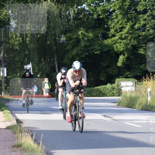 25.08.2024 - Elbe Triathlon Hamburg Fuchs,  Jonas http://msf.ph/oto/6857147 25.08.2024 09:20:54 Radfahren 424, 100, 203, 1850, 89, 399 meine-sportfotos.de