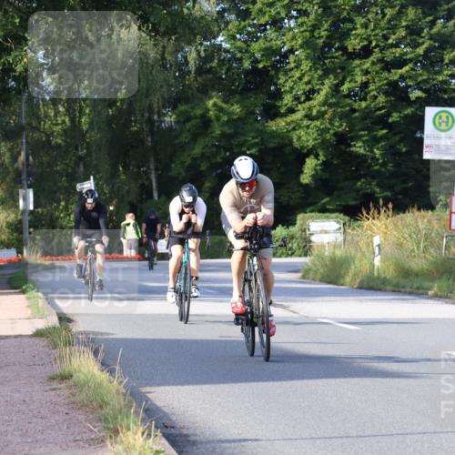 25.08.2024 - Elbe Triathlon Hamburg Fuchs,  Jonas http://msf.ph/oto/6857158 25.08.2024 09:20:54 Radfahren 424, 100, 203, 1850, 89, 399 meine-sportfotos.de