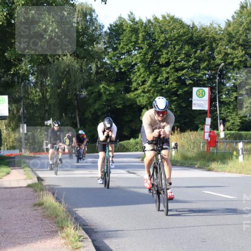 25.08.2024 - Elbe Triathlon Hamburg Fuchs,  Jonas http://msf.ph/oto/6857180 25.08.2024 09:20:55 Radfahren 100, 203, 1850, 89, 399 meine-sportfotos.de