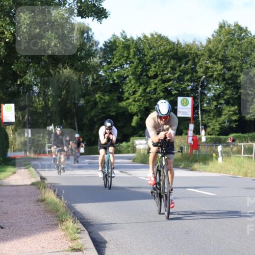 25.08.2024 - Elbe Triathlon Hamburg Fuchs,  Jonas http://msf.ph/oto/6857184 25.08.2024 09:20:55 Radfahren 100, 203, 1850, 89, 399 meine-sportfotos.de