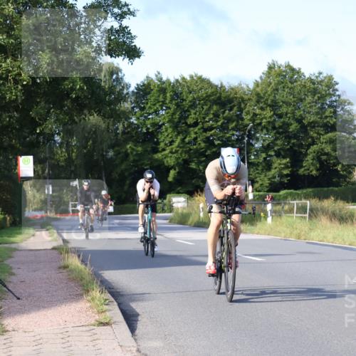 25.08.2024 - Elbe Triathlon Hamburg Fuchs,  Jonas http://msf.ph/oto/6857189 25.08.2024 09:20:55 Radfahren 100, 203, 1850, 89, 399 meine-sportfotos.de