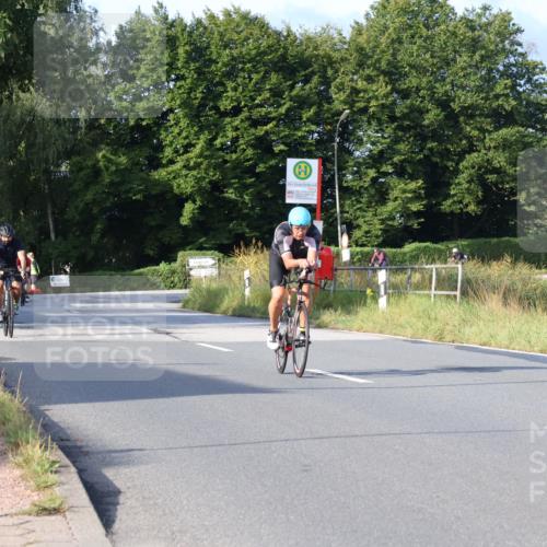 25.08.2024 - Elbe Triathlon Hamburg Fuchs,  Jonas http://msf.ph/oto/6857249 25.08.2024 09:20:59 Radfahren 100, 203, 1850, 89, 399, 267, 79 meine-sportfotos.de