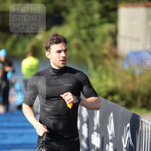 25.08.2024 - Elbe Triathlon Hamburg H.Heesch http://msf.ph/oto/6857427 25.08.2024 09:06:37 Schwimmen 254, 277, 403, 442, 1850 meine-sportfotos.de