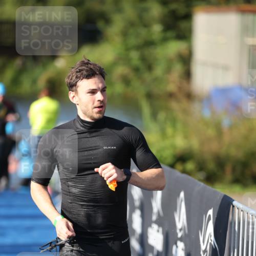 25.08.2024 - Elbe Triathlon Hamburg H.Heesch http://msf.ph/oto/6857432 25.08.2024 09:06:37 Schwimmen 254, 277, 403, 442, 1850 meine-sportfotos.de