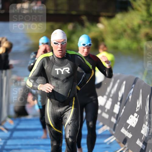 25.08.2024 - Elbe Triathlon Hamburg H.Heesch http://msf.ph/oto/6857480 25.08.2024 09:06:41 Schwimmen 228, 254, 277, 403, 442, 1850 meine-sportfotos.de