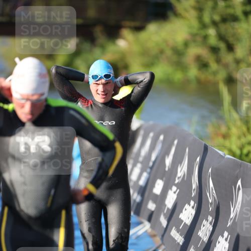 25.08.2024 - Elbe Triathlon Hamburg H.Heesch http://msf.ph/oto/6857510 25.08.2024 09:06:42 Schwimmen 228, 254, 277, 403, 442, 1850 meine-sportfotos.de