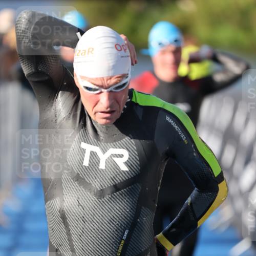 25.08.2024 - Elbe Triathlon Hamburg H.Heesch http://msf.ph/oto/6857536 25.08.2024 09:06:43 Schwimmen 228, 254, 277, 403, 442, 1850 meine-sportfotos.de