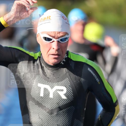 25.08.2024 - Elbe Triathlon Hamburg H.Heesch http://msf.ph/oto/6857555 25.08.2024 09:06:43 Schwimmen 228, 254, 277, 403, 442, 1850 meine-sportfotos.de