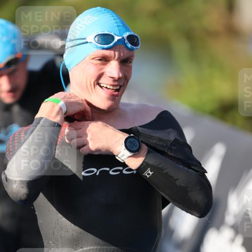25.08.2024 - Elbe Triathlon Hamburg H.Heesch http://msf.ph/oto/6857578 25.08.2024 09:06:45 Schwimmen 228, 254, 277, 403, 442, 1850 meine-sportfotos.de
