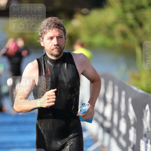 25.08.2024 - Elbe Triathlon Hamburg H.Heesch http://msf.ph/oto/6857620 25.08.2024 09:06:50 Schwimmen 228, 254, 277, 281, 403, 442, 1850 meine-sportfotos.de