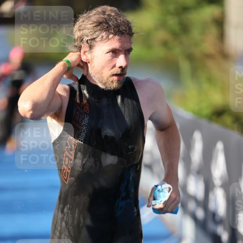 25.08.2024 - Elbe Triathlon Hamburg H.Heesch http://msf.ph/oto/6857652 25.08.2024 09:06:51 Schwimmen 228, 254, 277, 281, 403, 442, 1850 meine-sportfotos.de