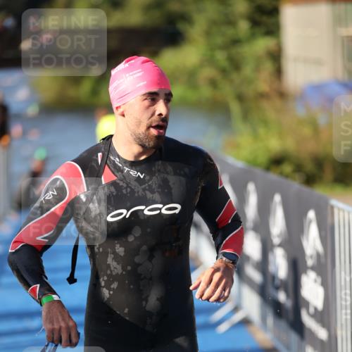 25.08.2024 - Elbe Triathlon Hamburg H.Heesch http://msf.ph/oto/6857686 25.08.2024 09:06:58 Schwimmen 228, 254, 277, 281, 325 meine-sportfotos.de