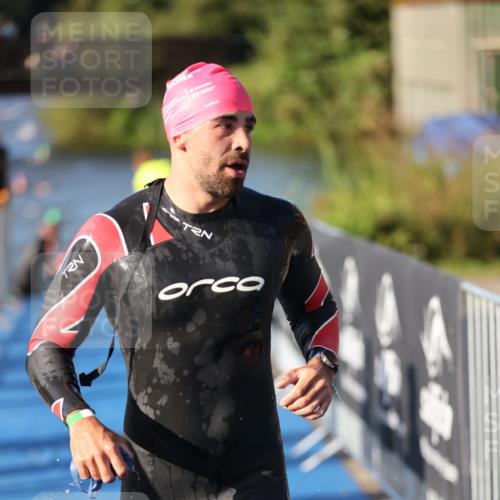 25.08.2024 - Elbe Triathlon Hamburg H.Heesch http://msf.ph/oto/6857691 25.08.2024 09:06:58 Schwimmen 228, 254, 277, 281, 325 meine-sportfotos.de