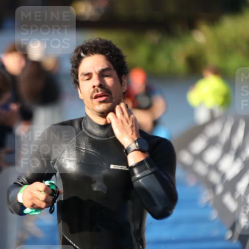 25.08.2024 - Elbe Triathlon Hamburg H.Heesch http://msf.ph/oto/6857819 25.08.2024 09:07:12 Schwimmen 224, 228, 281, 321, 325, 326 meine-sportfotos.de
