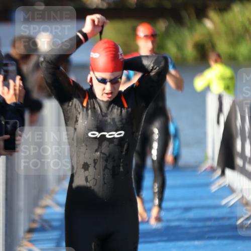 25.08.2024 - Elbe Triathlon Hamburg H.Heesch http://msf.ph/oto/6857834 25.08.2024 09:07:17 Schwimmen 224, 281, 321, 325, 326, 1851 meine-sportfotos.de