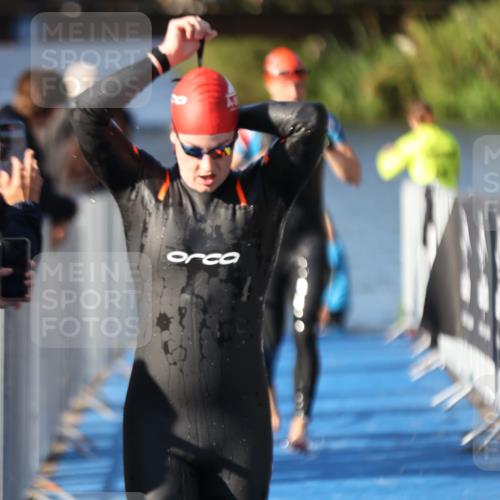 25.08.2024 - Elbe Triathlon Hamburg H.Heesch http://msf.ph/oto/6857839 25.08.2024 09:07:17 Schwimmen 224, 281, 321, 325, 326, 1851 meine-sportfotos.de