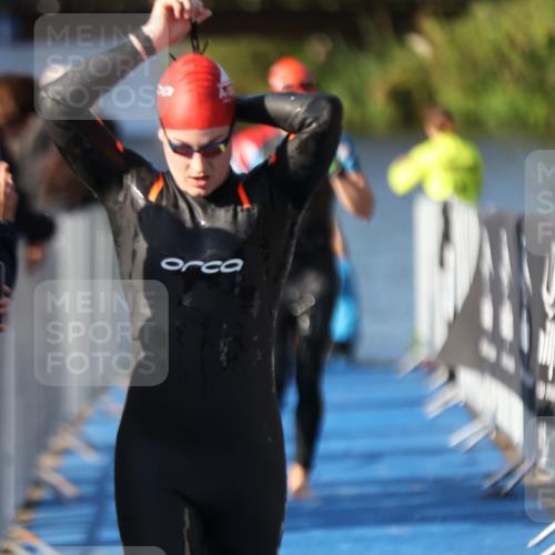 25.08.2024 - Elbe Triathlon Hamburg H.Heesch http://msf.ph/oto/6857847 25.08.2024 09:07:17 Schwimmen 224, 281, 321, 325, 326, 1851 meine-sportfotos.de