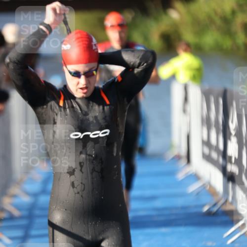 25.08.2024 - Elbe Triathlon Hamburg H.Heesch http://msf.ph/oto/6857861 25.08.2024 09:07:17 Schwimmen 224, 281, 321, 325, 326, 1851 meine-sportfotos.de