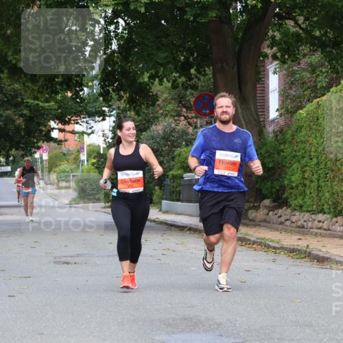 25.08.2024 - 20. Blankeneser Heldenlauf Strokosch-Dieckow http://msf.ph/oto/6857893 25.08.2024 09:49:52 Ziel 211, 212 meine-sportfotos.de