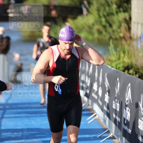 25.08.2024 - Elbe Triathlon Hamburg H.Heesch http://msf.ph/oto/6857934 25.08.2024 09:07:32 Schwimmen 224, 234, 280, 321, 326, 1851 meine-sportfotos.de
