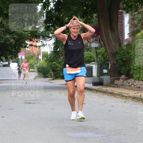 25.08.2024 - 20. Blankeneser Heldenlauf Strokosch-Dieckow http://msf.ph/oto/6857967 25.08.2024 09:50:02 Ziel 119 meine-sportfotos.de