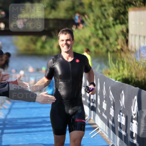 25.08.2024 - Elbe Triathlon Hamburg H.Heesch http://msf.ph/oto/6857984 25.08.2024 09:07:36 Schwimmen 224, 234, 280, 321, 326, 1851 meine-sportfotos.de