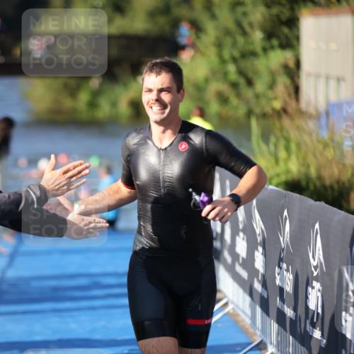 25.08.2024 - Elbe Triathlon Hamburg H.Heesch http://msf.ph/oto/6858006 25.08.2024 09:07:36 Schwimmen 224, 234, 280, 321, 326, 1851 meine-sportfotos.de