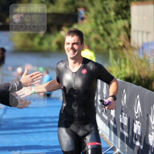 25.08.2024 - Elbe Triathlon Hamburg H.Heesch http://msf.ph/oto/6858019 25.08.2024 09:07:36 Schwimmen 224, 234, 280, 321, 326, 1851 meine-sportfotos.de