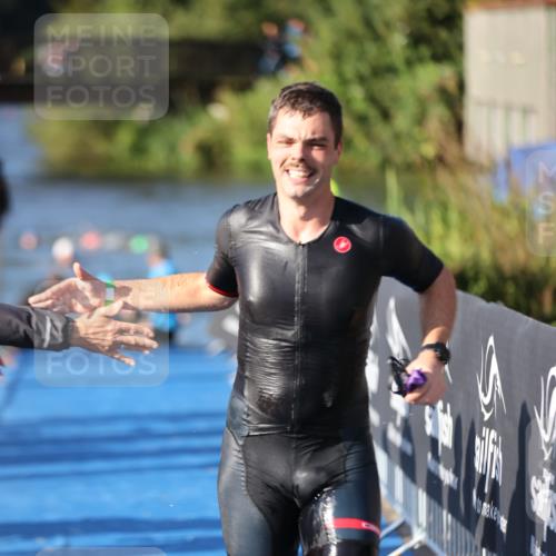 25.08.2024 - Elbe Triathlon Hamburg H.Heesch http://msf.ph/oto/6858036 25.08.2024 09:07:36 Schwimmen 224, 234, 280, 321, 326, 1851 meine-sportfotos.de