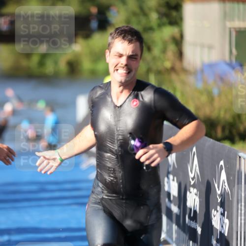 25.08.2024 - Elbe Triathlon Hamburg H.Heesch http://msf.ph/oto/6858057 25.08.2024 09:07:37 Schwimmen 224, 234, 280, 321, 326, 1851 meine-sportfotos.de
