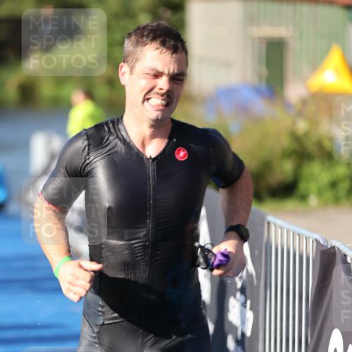 25.08.2024 - Elbe Triathlon Hamburg H.Heesch http://msf.ph/oto/6858062 25.08.2024 09:07:37 Schwimmen 224, 234, 280, 321, 326, 1851 meine-sportfotos.de