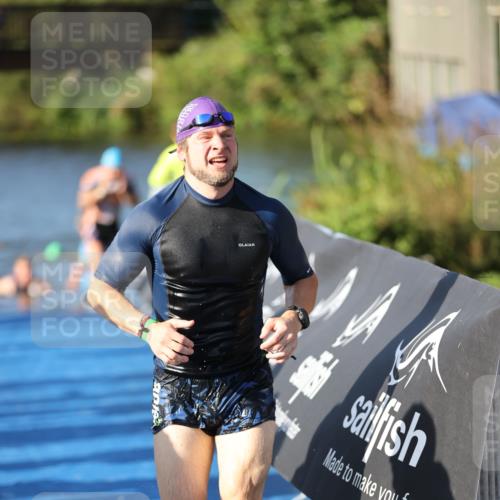 25.08.2024 - Elbe Triathlon Hamburg H.Heesch http://msf.ph/oto/6858121 25.08.2024 09:07:48 Schwimmen 234, 280, 359, 1851 meine-sportfotos.de